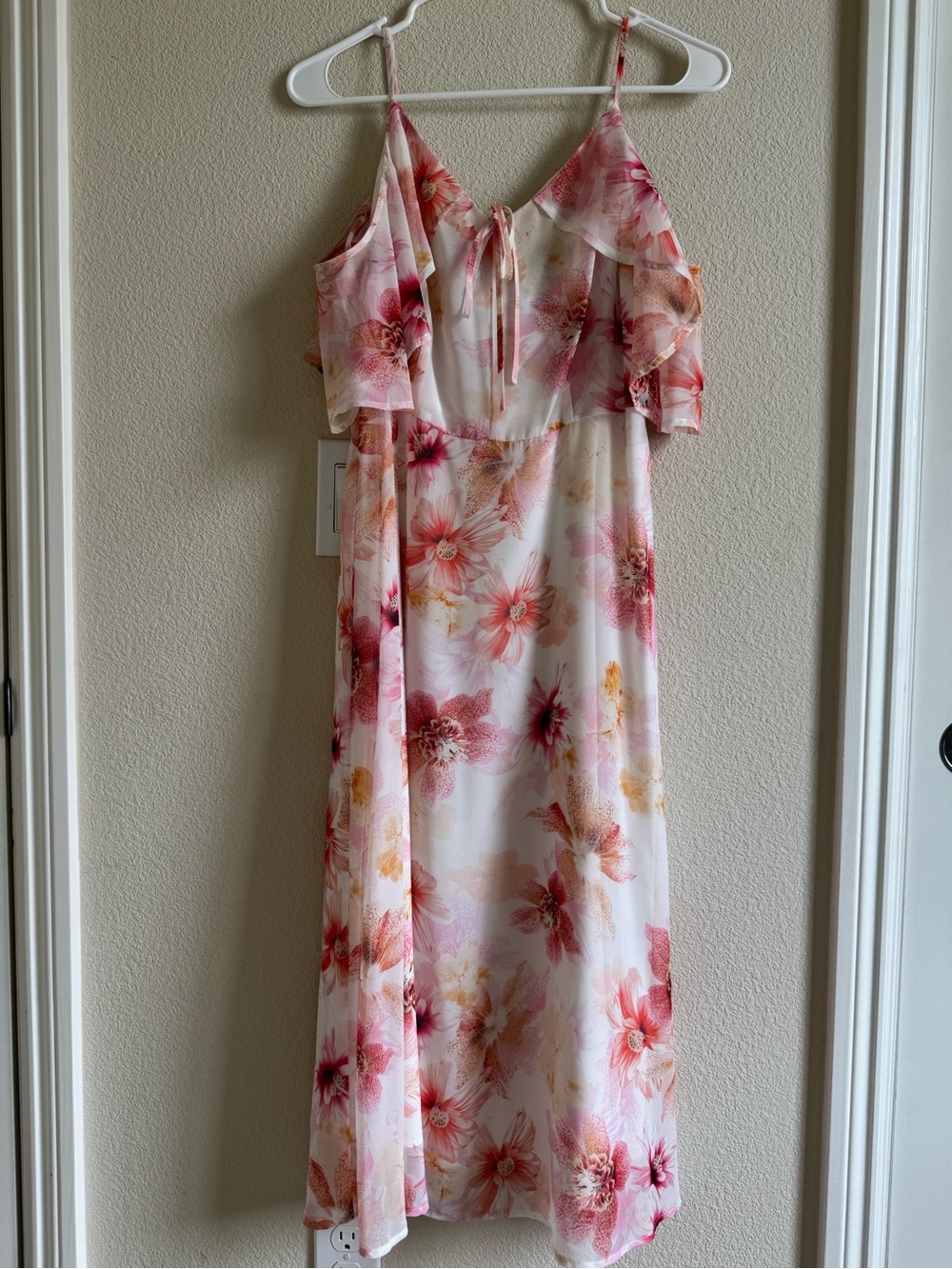 CeCe Floral Cold-Shoulder Maxi Dress in Pink and White Size 4
